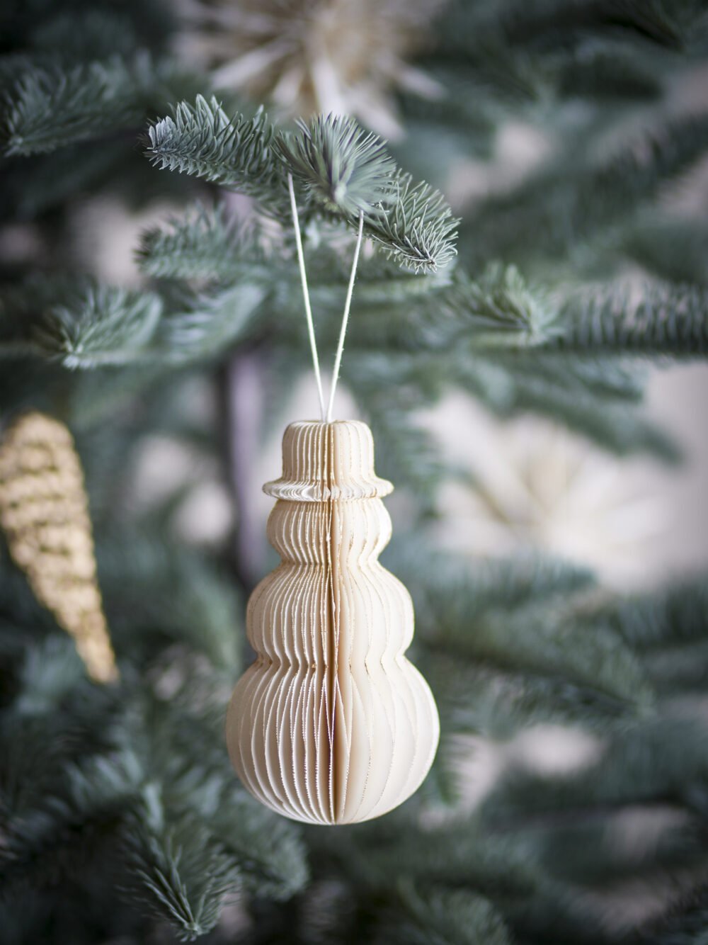 Felip Ornament, White, FSC® Mix, Paper - Image 2