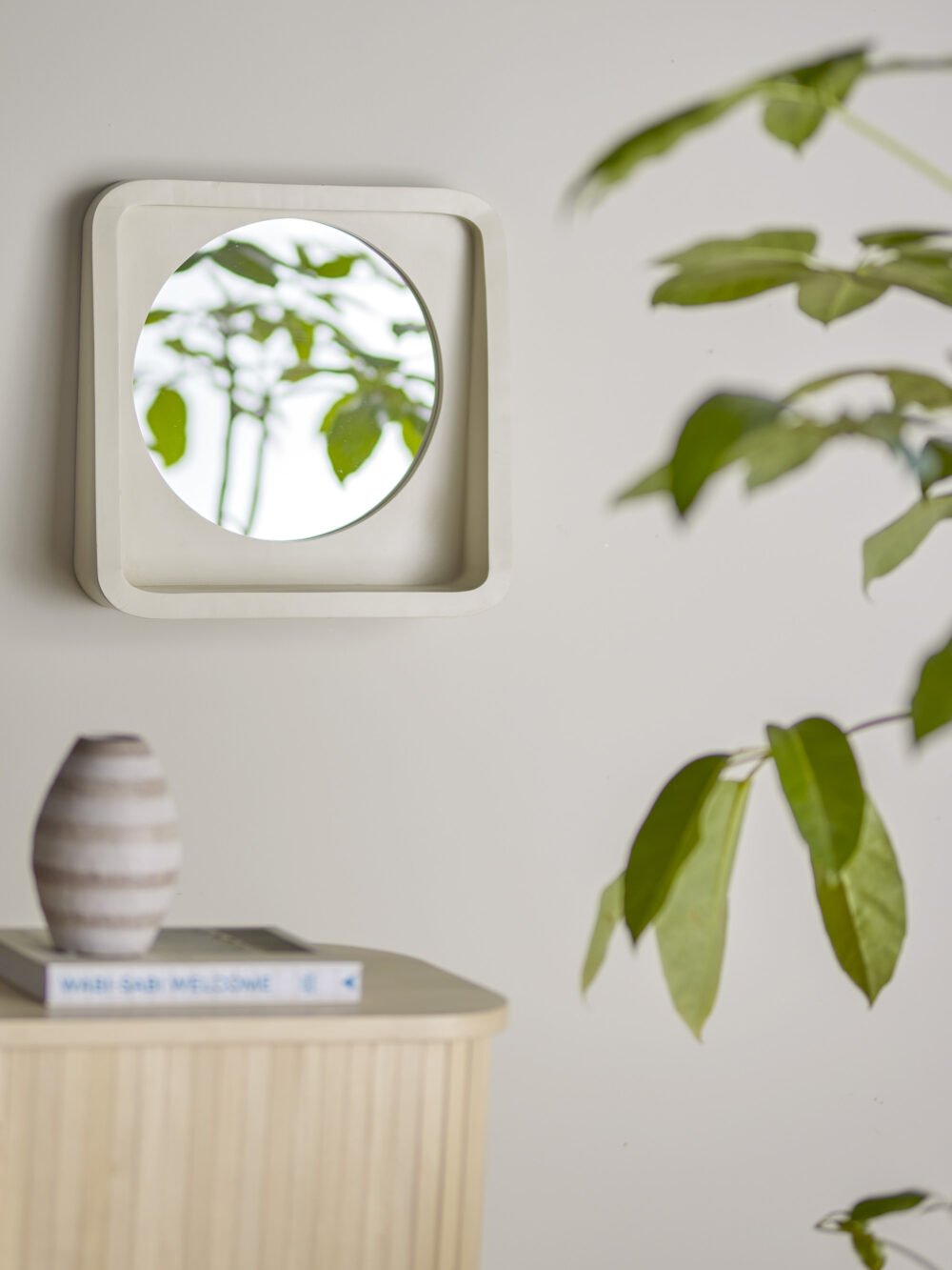 Phoebe Mirror w/Shelf, Nature, Polyresin - Image 3