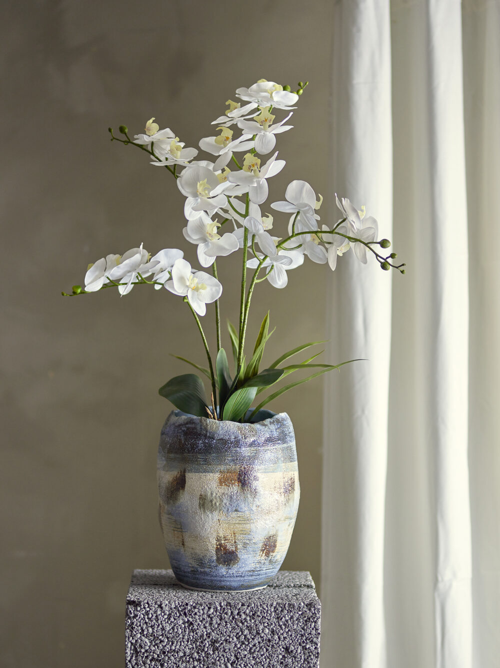 Nienna Vase, Blue, Stoneware - Image 4