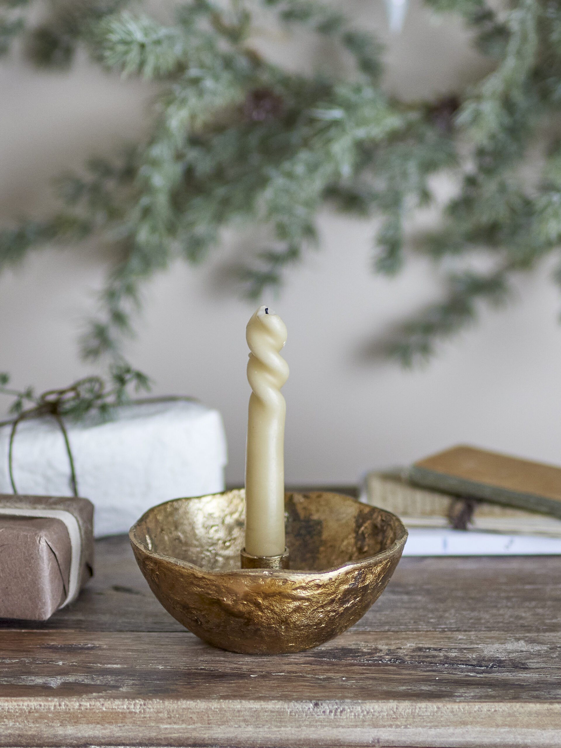 Nataline Candle Holder, Gold, Aluminum - Image 4