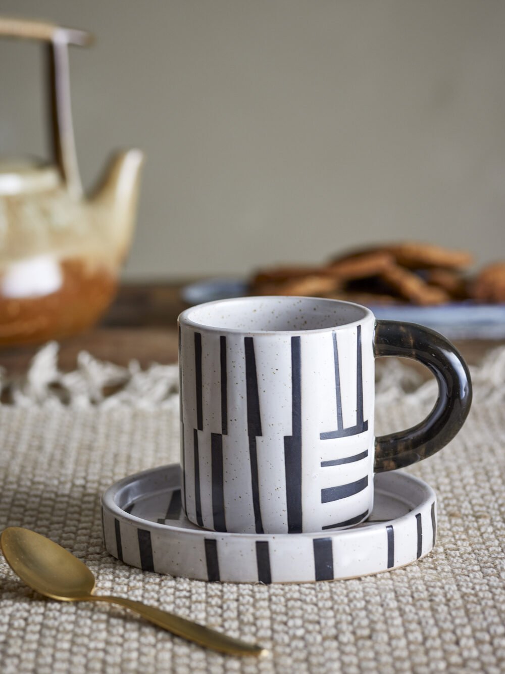 Frankie Cup w/Saucer, Black, Stoneware - Image 4